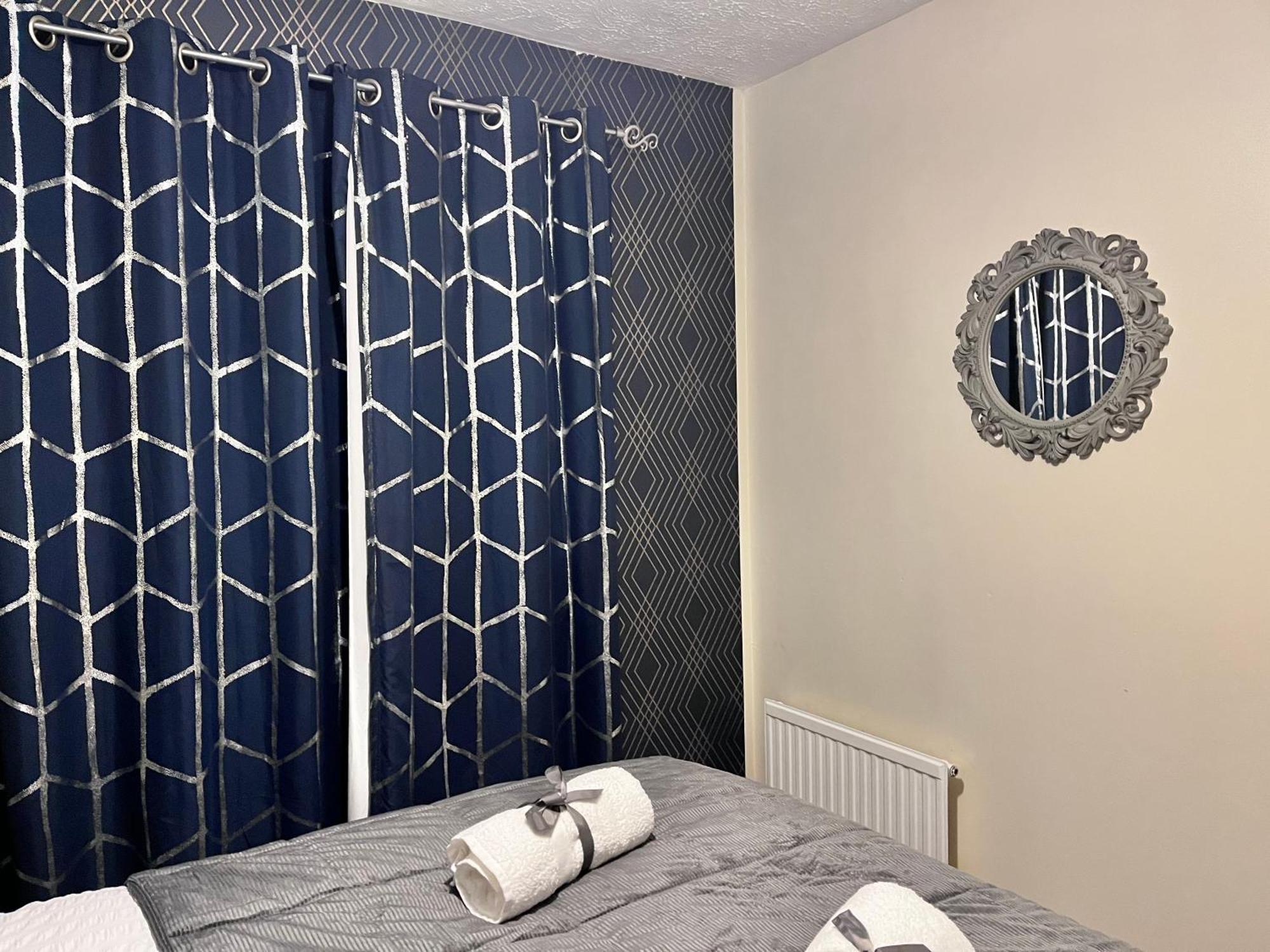 Lush House Close To Ashford Town Centre With Driveway Екстериор снимка
