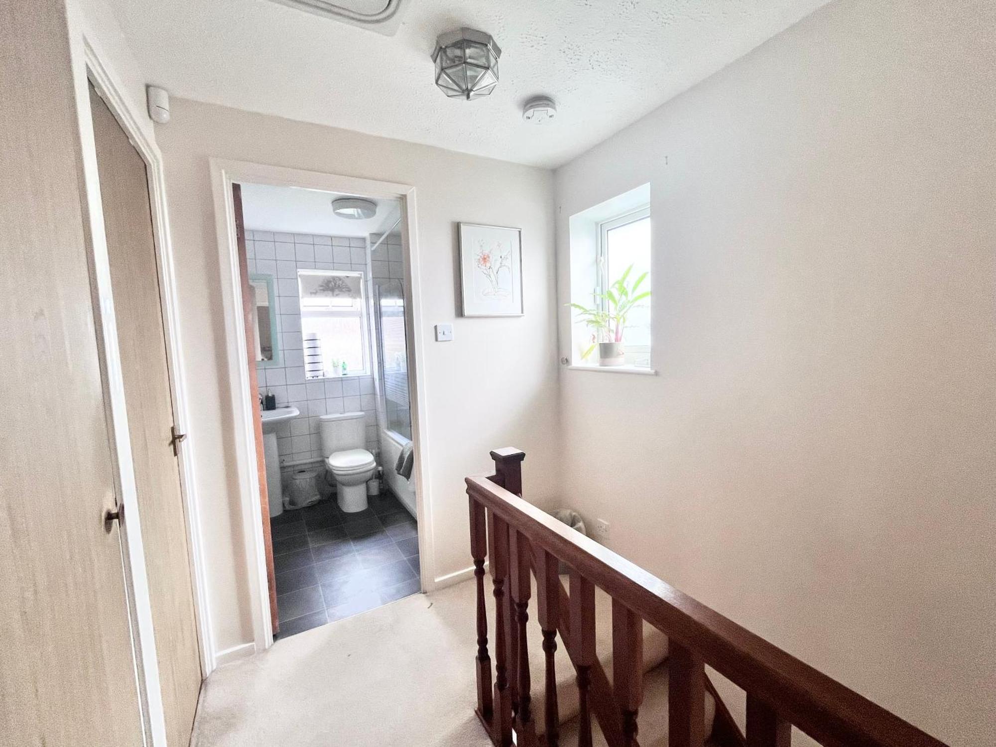 Lush House Close To Ashford Town Centre With Driveway Екстериор снимка
